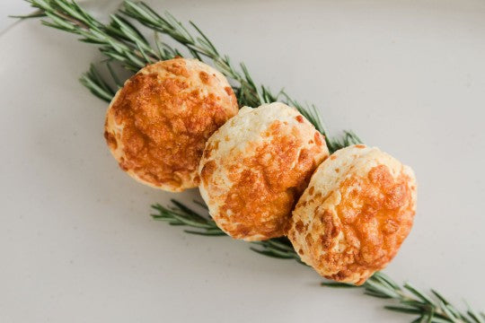 Cheddar cheese savoury scone, butter v